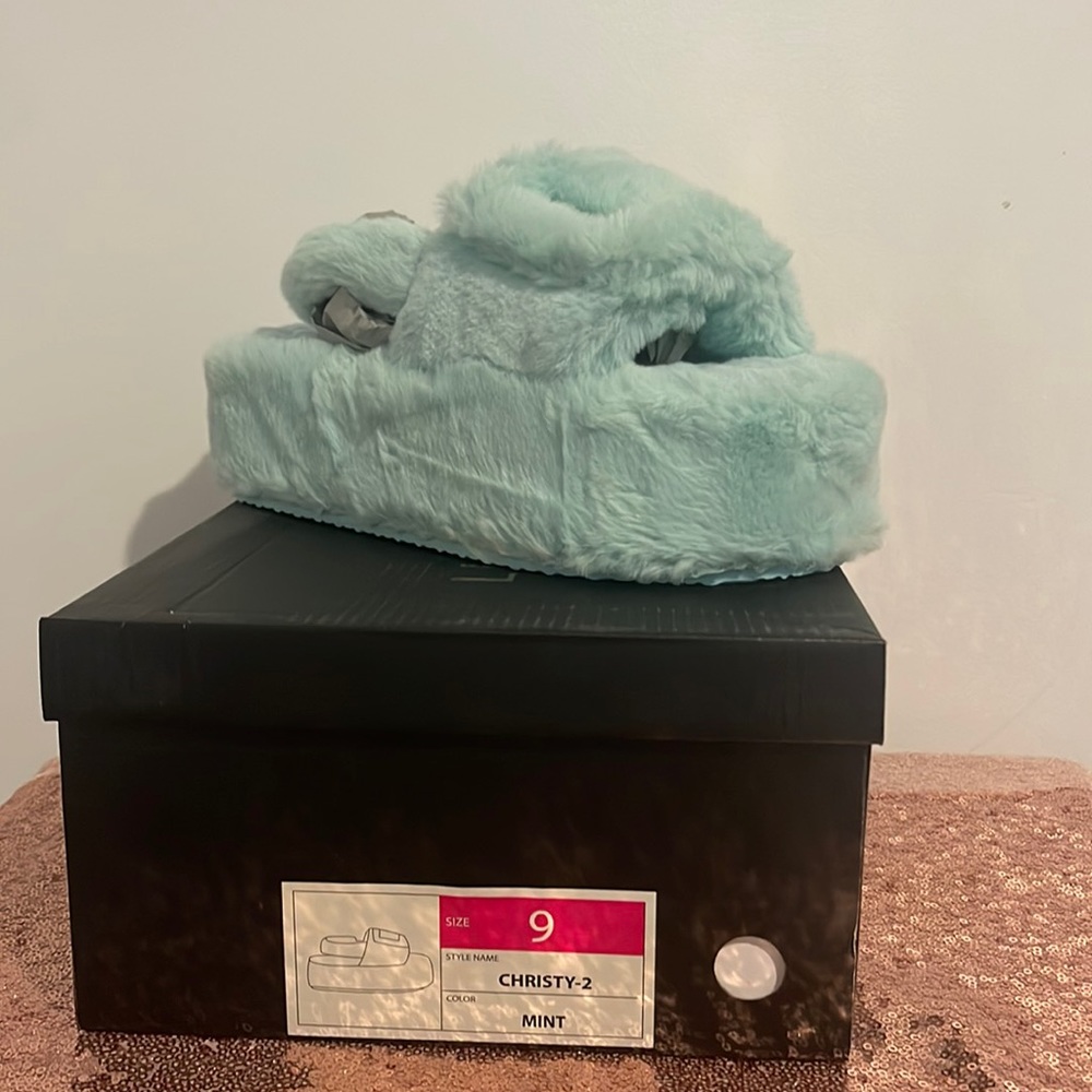 Mint colored furry sling back, comfortable enough for house or outside ❤️